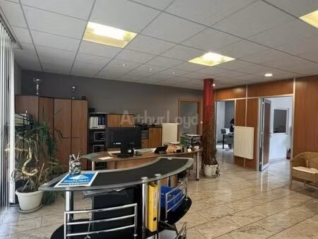 bureau 270 m²