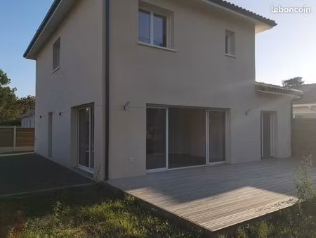 villa 6 pièces 135 m²