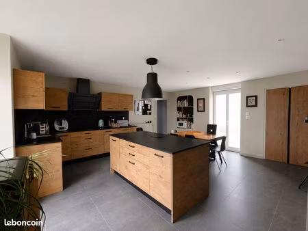 maison 185m2 4chambres   1 bureau