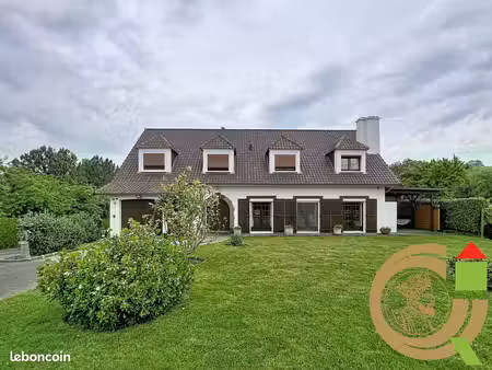 villa 7 pièces 216 m²