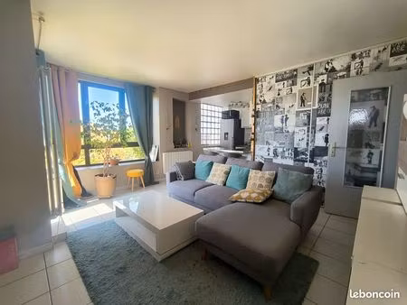 grand studio lumineux de 33 32m2