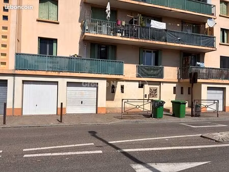 parking/box 1 pièce 10 m²