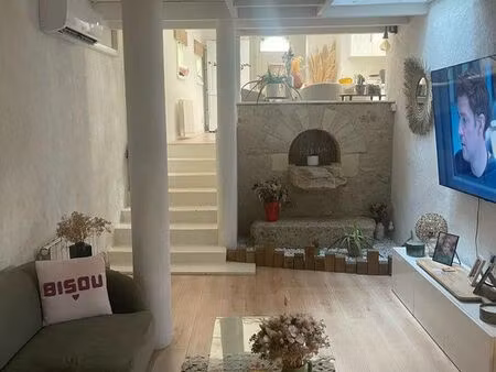 maison en pierre rénovée à louer – 55 m² habitables (68 m² au sol)