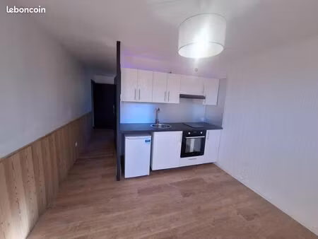 appartement t2/studio cuisine equipée  blacon  eau et éléc inclus  refais neuf 2025