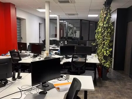 bureaux disponible immediatement de 148 m2