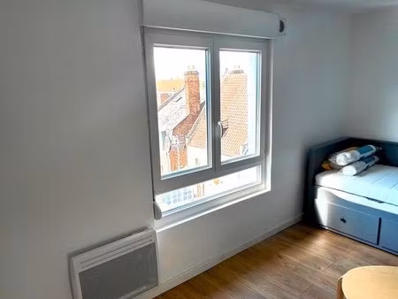 grand studio meublé rénové