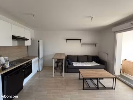 appartement meublé 41m2 - cenon - place de parking- tram