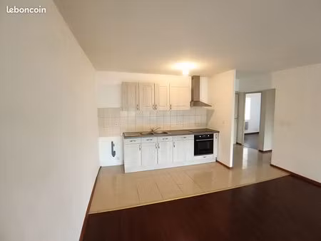 bel appartement t3 de 80 m2