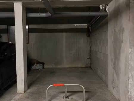 place de parking proche frontiere de fossard