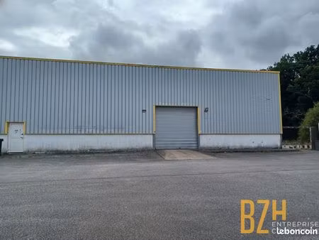local 850 m² lorient