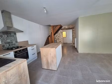 maison de ville 75 m² - jardin 500 m² - parking