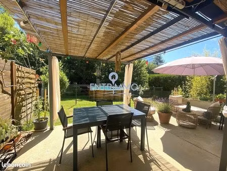 villa 4 pièces 84 m²