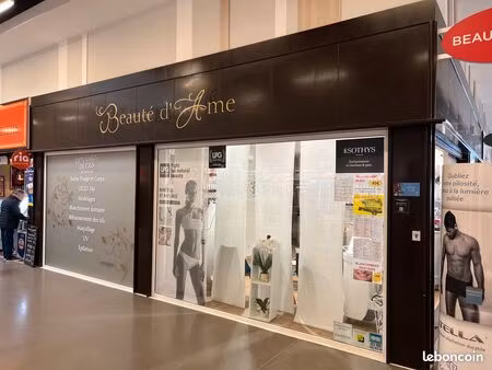 local commercial dans galerie marchande auchan