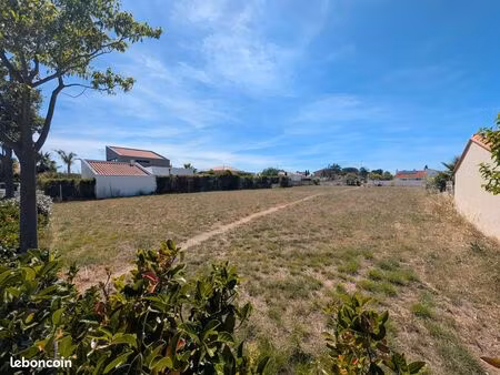 terrain viabilisé 1000m2 pollestres