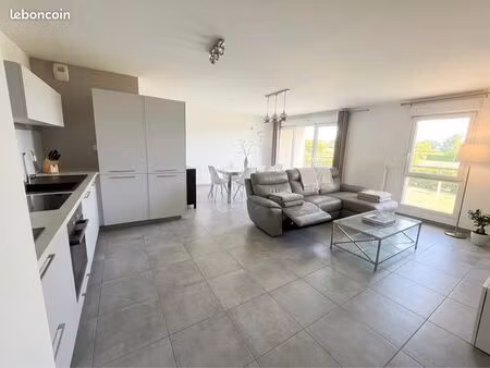 appartement t4 à poisy centre