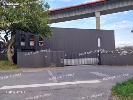 local d'activité 526 m²