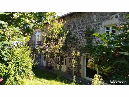 grande maison avec jardin