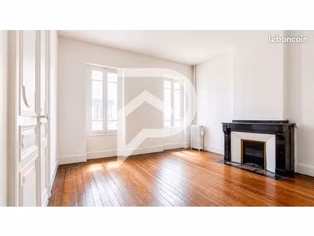 immeuble 10 pièces 226 m²