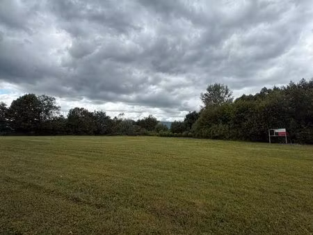 terrain en zone commerciale belley