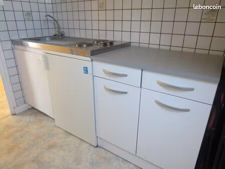 location conviendrait pour étudiant(e)
