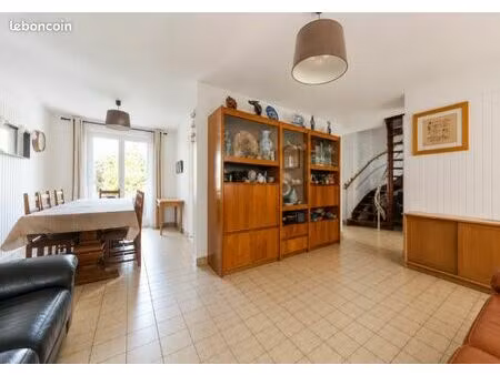 triplex 128 m² - 5 chambres - box + parking - gare rer e à pied - 262 000
