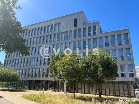 bureaux 571 m²