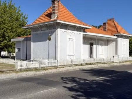 local professionnel idéalement situé lege-cap-ferret (33950)  4 avenue de la mairie