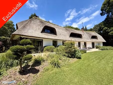 maison 8 pièces 244 m²