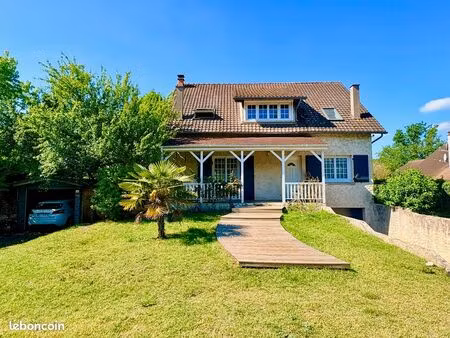 maison traditionnelle familiale