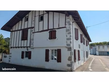 maison de caractère  centre village de bonloc