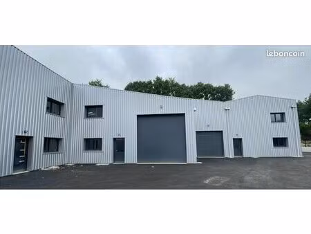 local d’activité / entrepôt 360 m² – porte sectionnelle 4x4 m motorisée – site clos