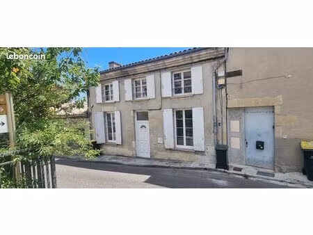 maison 2 chambres avec jardinet à la réole