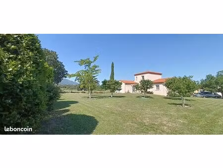 maison 4 faces  de 124 m2 habitables  sur terrain de 2329 m2