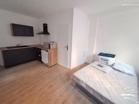 studio meublé rénové – 20 m² – quartier château gaillard – parking + jardin collectif