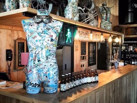 bar pub avec cuisine