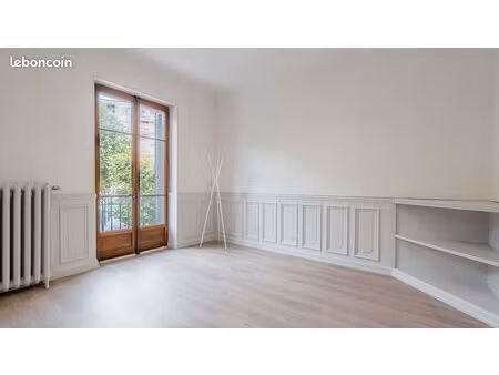 bureau 20m² à louer centre ville aix les bains jusqu'à octobre 2026