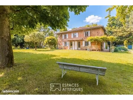 maison 8 pièces 222 m²