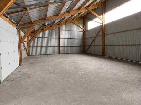 local commercial 150 m² saint-perreux