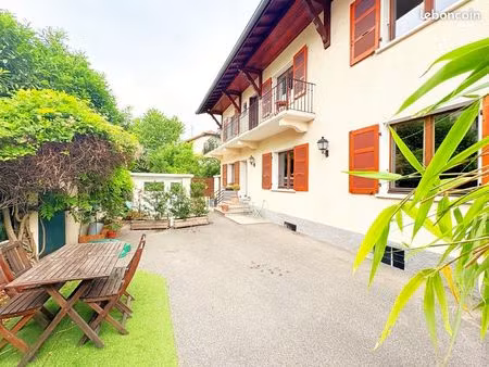 maison de ville 6 pièces 140 m²