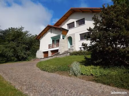maison 9 pièces 206 m²