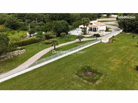 villa 5 pièces 170 m²