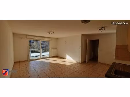appartement 3 pièces 65 m²