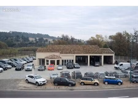 murs + fonds de commerce – site à forte visibilité
