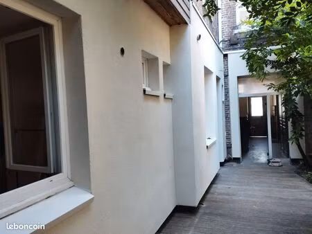local professionnel à louer place beauvoisine rouen