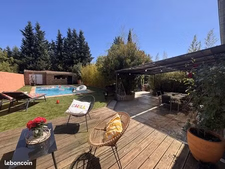 villa 5 pièces 180 m²