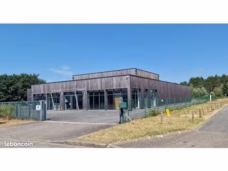 le teich - local d’activités avec bureau 840 m²