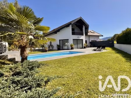 maison 7 pièces 240 m²