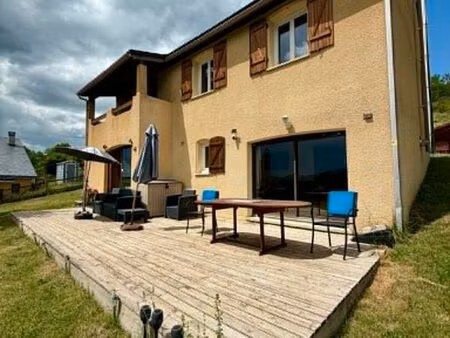 propriété 7 pièces 178 m²