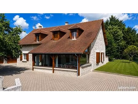 maison 7 pièces 137 m²