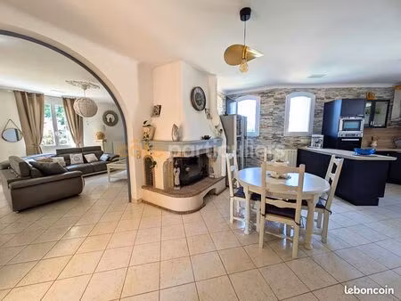 maison 7 pièces 250 m²